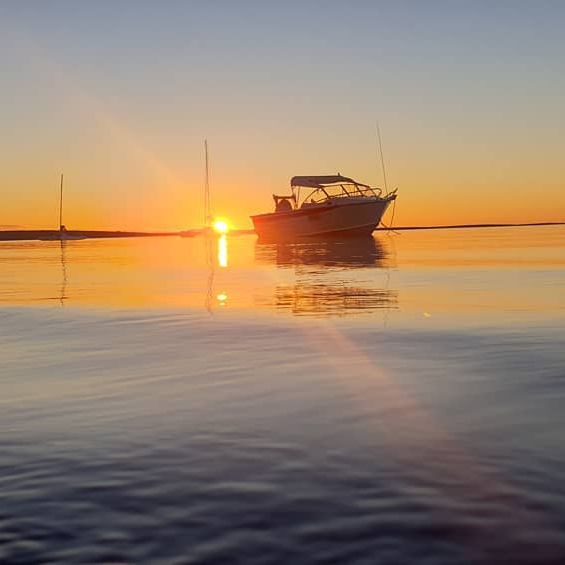 Monkey Mia sunset with boat