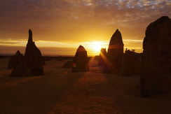 The Pinnacles Red Earth Safaris Western Australia Perth to Exmouth Backpacker Tours